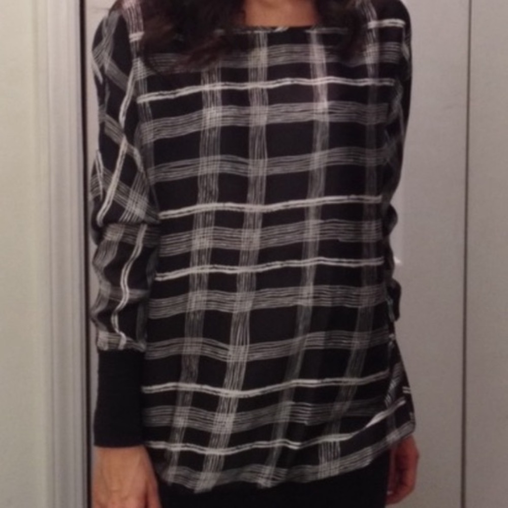 🔵BCBGMaxAzria blouse